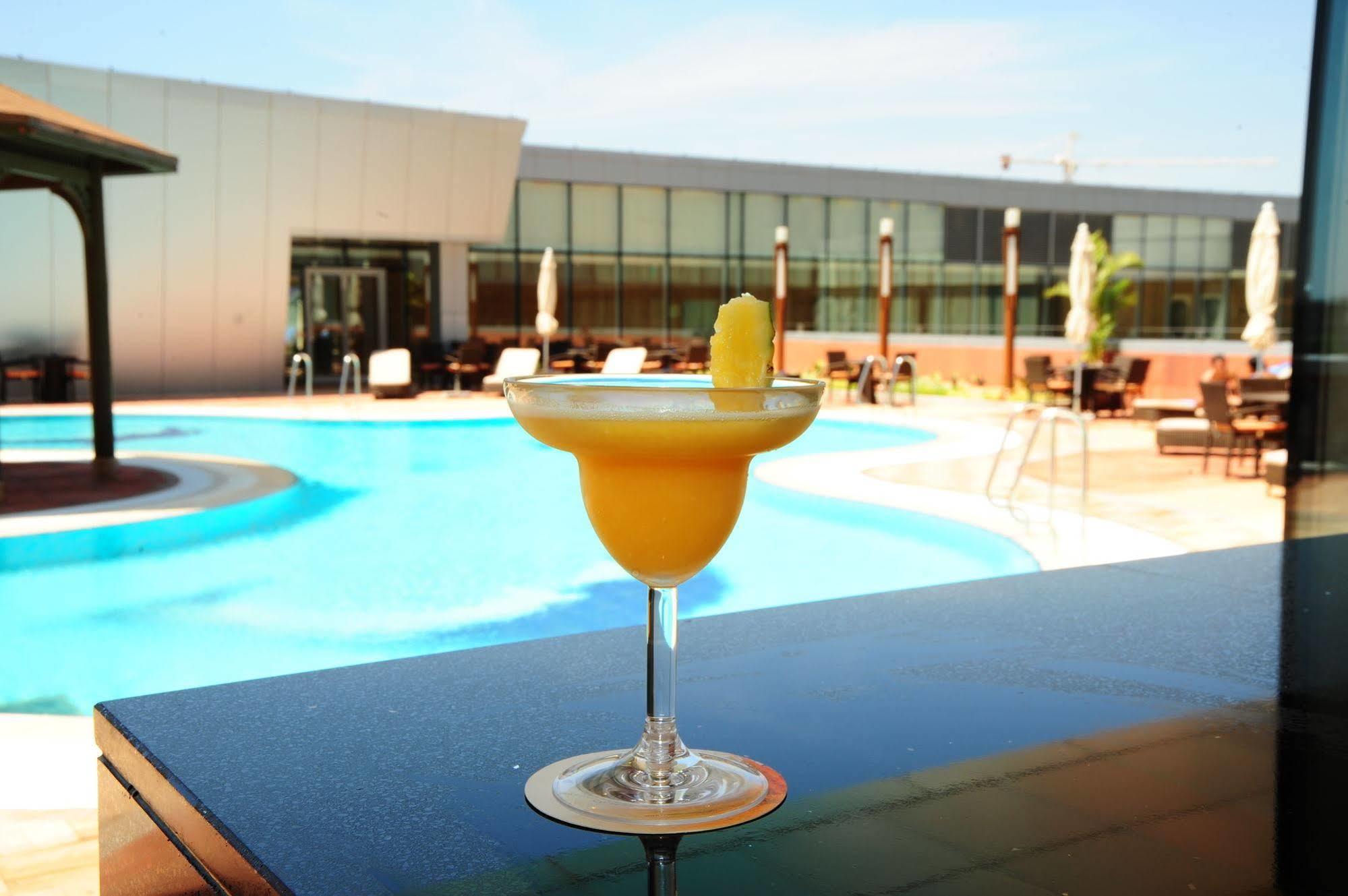 De Convencoes De Talatona Hotel Луанда Екстериор снимка